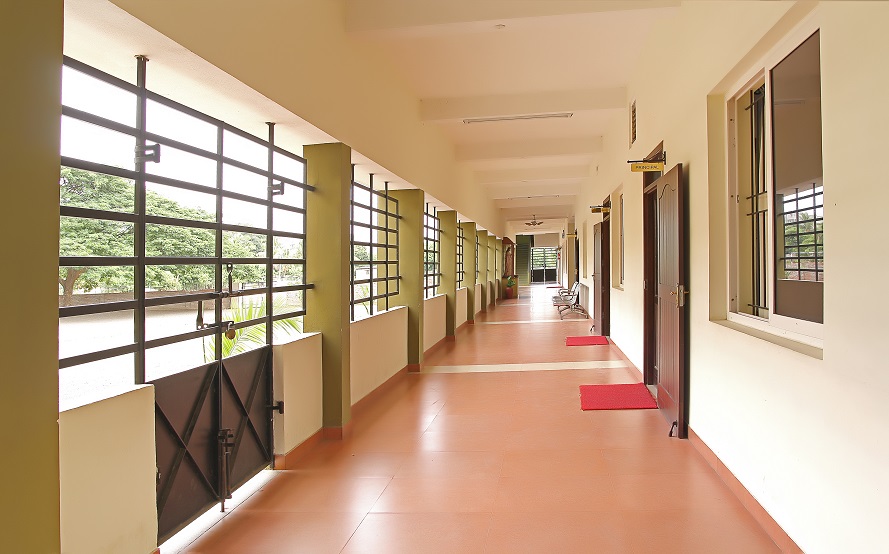 christ school corridor 889x554
